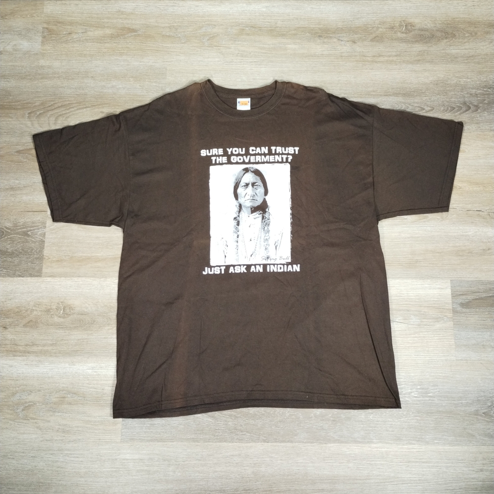 Gildan Ultra Cotton Vtg Faded Brown Native American Statement Tee Sitting Bull